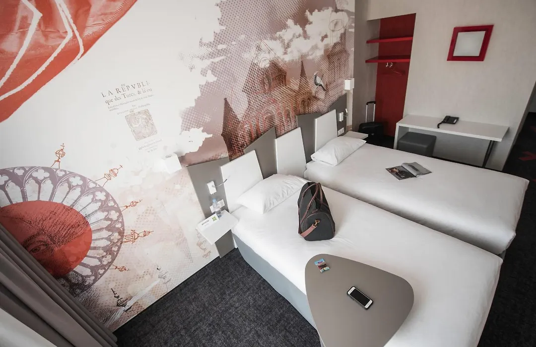 ibis Styles Poitiers Centre-1