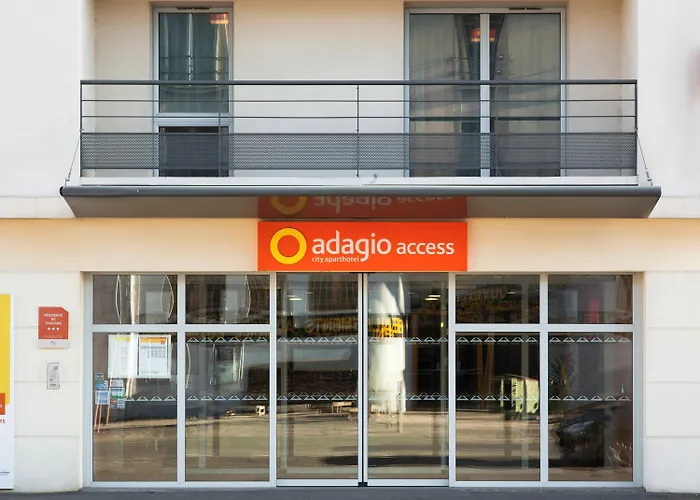 Self Catering: Aparthotel Adagio Access Poitiers